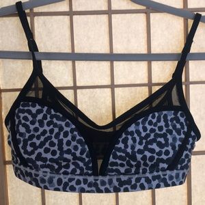 Lululemon Workout Bra Size S-M